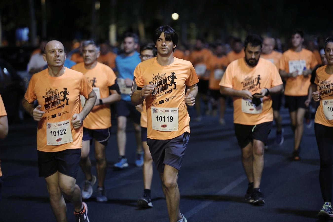 ¿Has corrido la Carrera Nocturna de Sevilla? Búscate en las fotos (V)