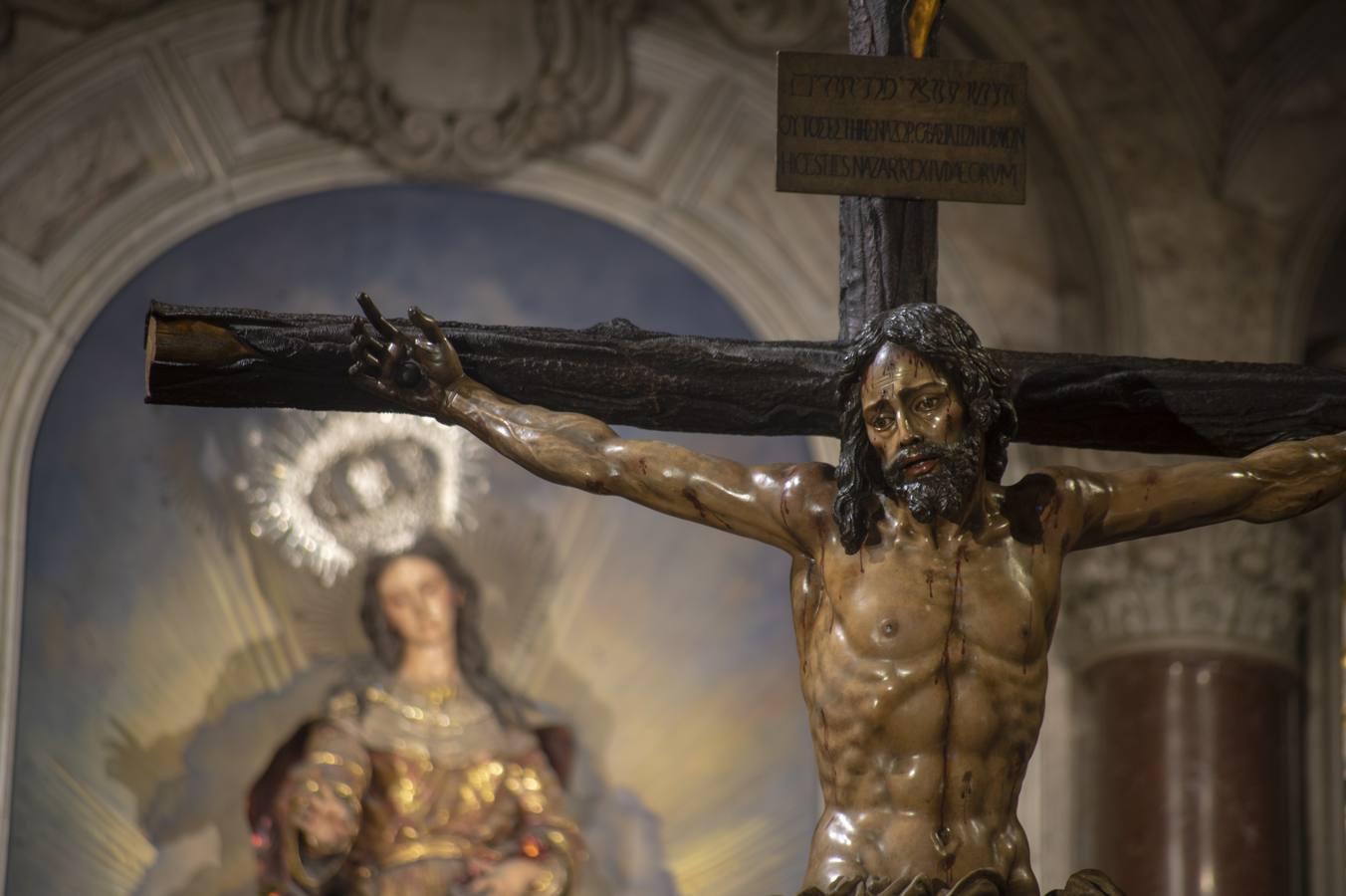 El Cristo de la Sed sobre su paso