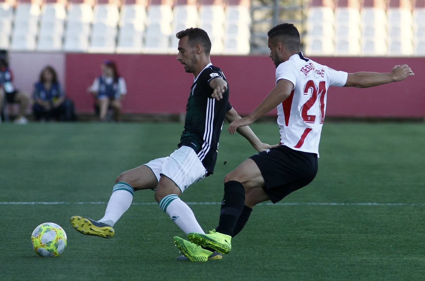 La afición blanquiverde y lo más destacado del Sevilla Atlético-Córdoba CF, en imágenes