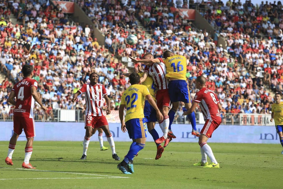 Las mejores imágenes del partido Almería-Cádiz (1-2)