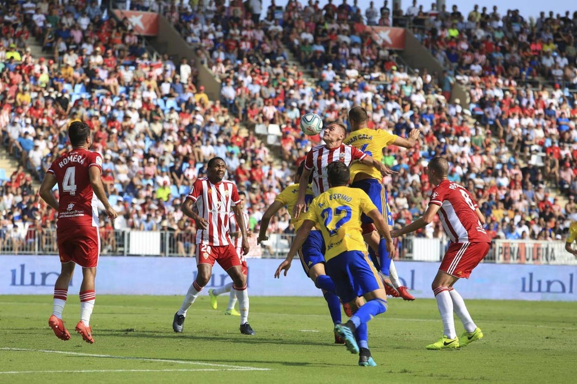 Las mejores imágenes del partido Almería-Cádiz (1-2)
