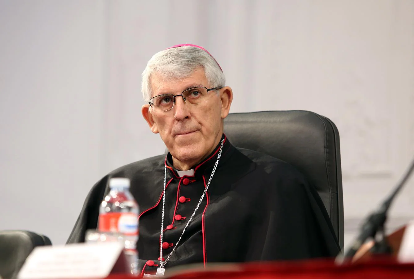 El arzobispo reaparece tras su operación: «Me encuentro bien en general»
