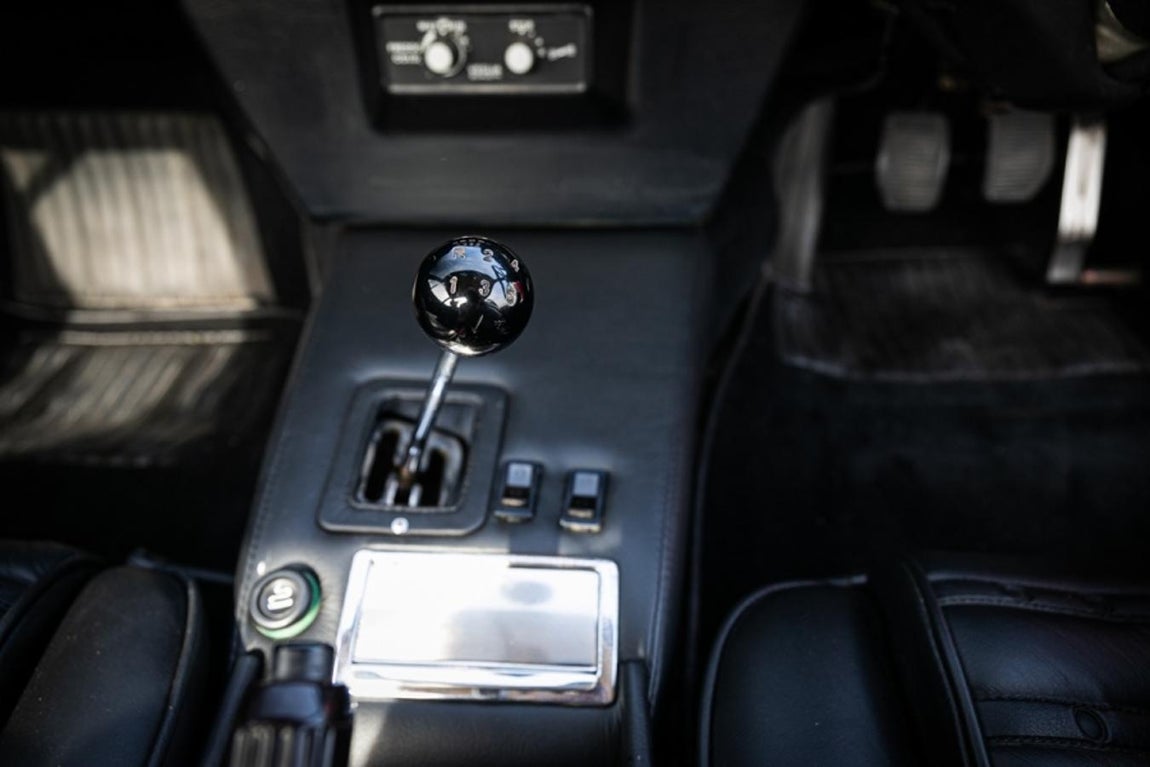 Ferrari 365 GTB/4. Su rendimiento es ejemplar dado que desde que el músico lo vendió pasó de mano en mano entre los selectos miembros del Club Ferrari, que se velaron por la supervivencia de su tesoro