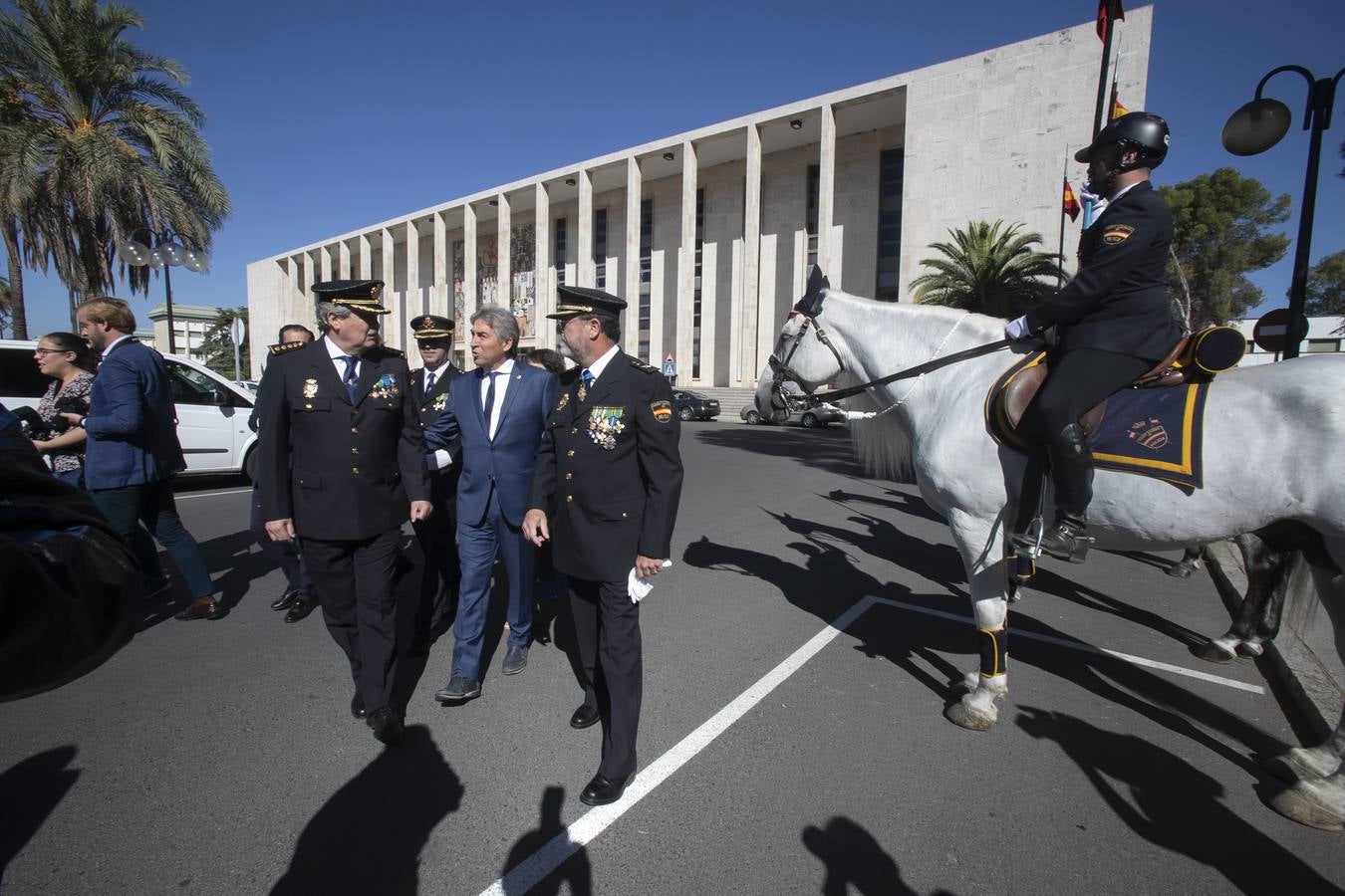 En imágenes, la Policía Nacional celebra en Córdoba a su patrón