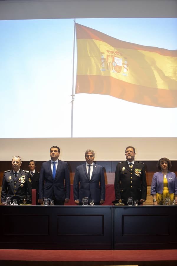 En imágenes, la Policía Nacional celebra en Córdoba a su patrón