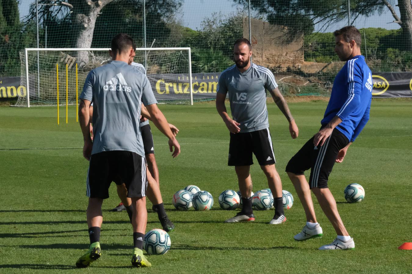 El entrenamiento de un Cádiz CF líder, en imágenes