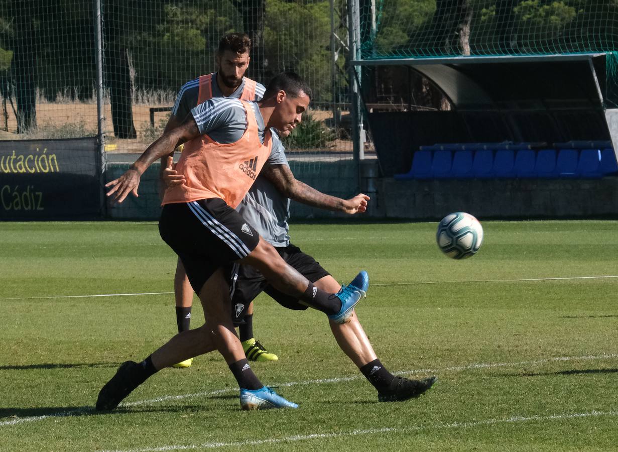 El entrenamiento de un Cádiz CF líder, en imágenes