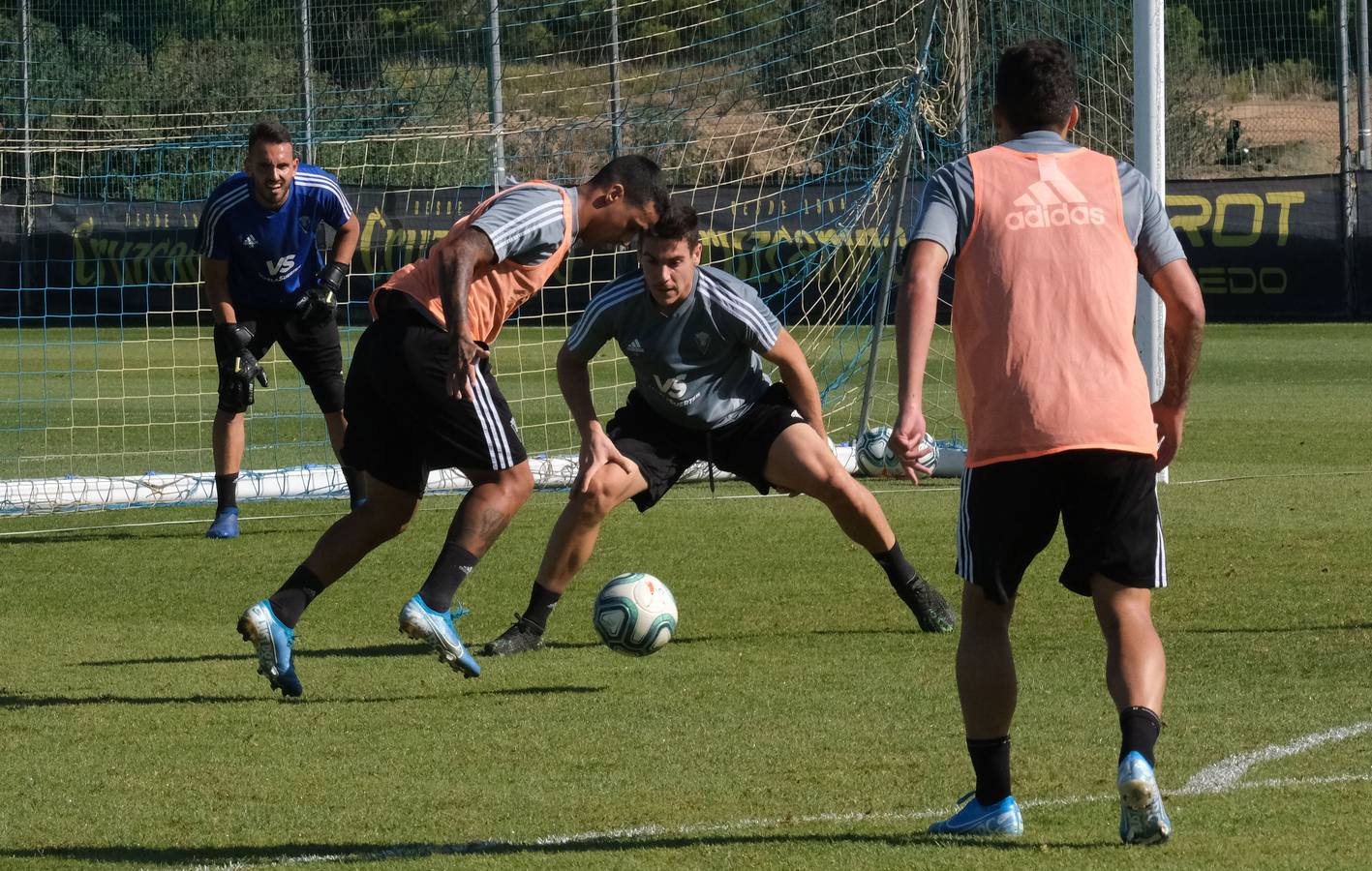 El entrenamiento de un Cádiz CF líder, en imágenes