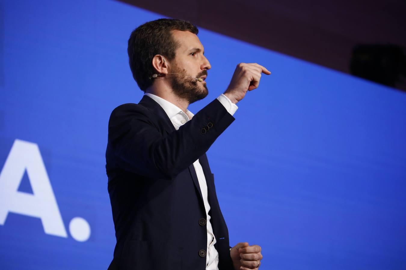 El paso de Pablo Casado por la Convención Económica del PP en Córdoba, en imágenes