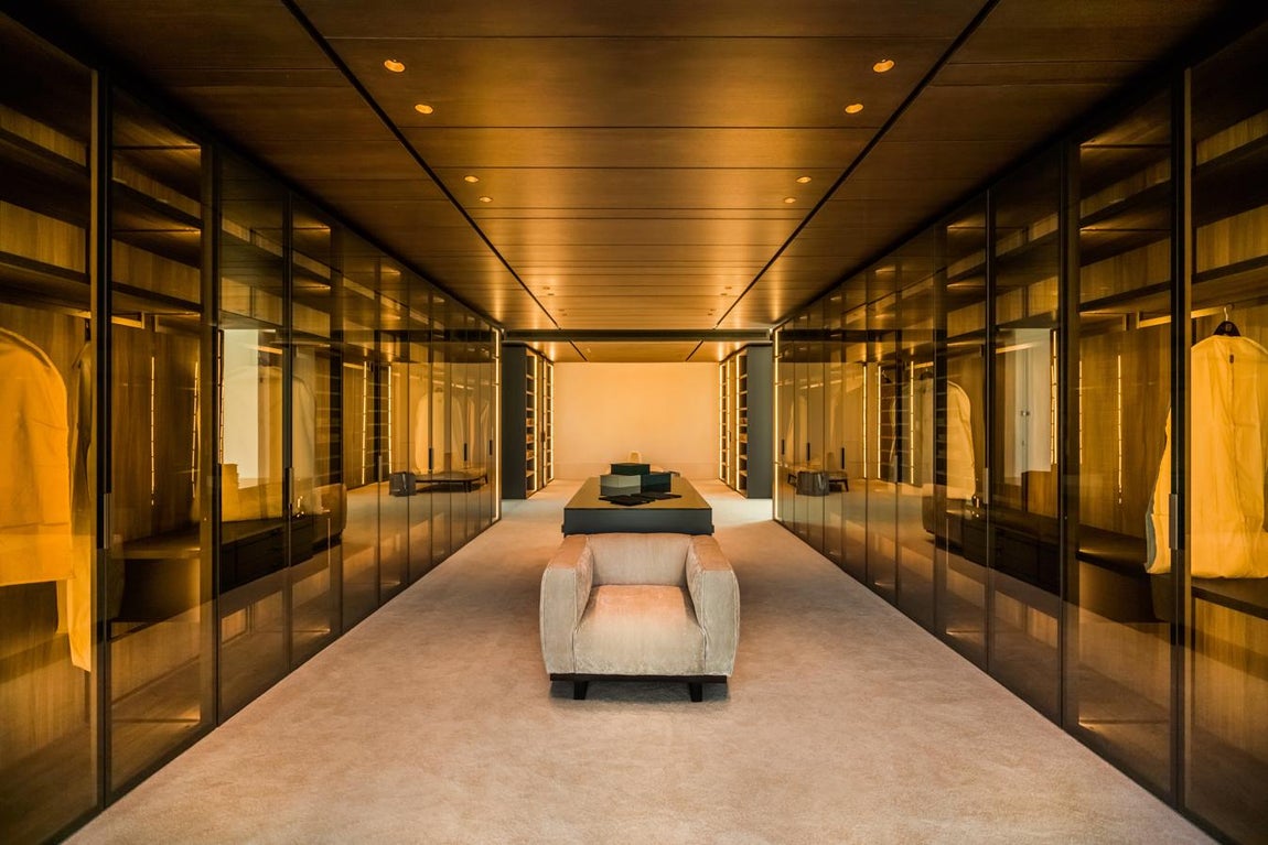 Villa Cullinam. Los arquitectos que se volcaron el el "diamante" de Marbella priorizaron el confort al "lujo por el lujo", por eso dotaron a la vivienda de enormes vestidores