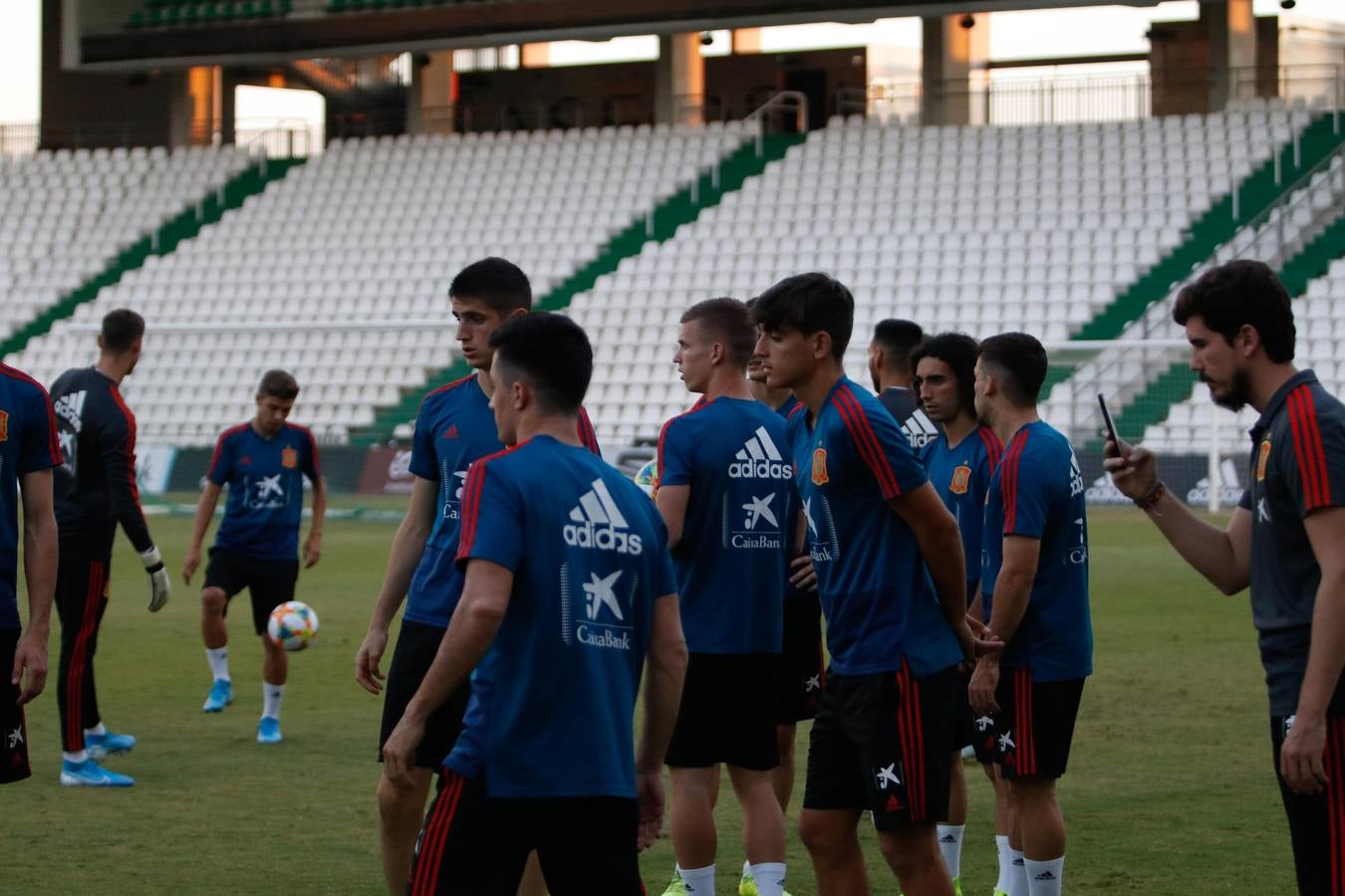 Lo mejor del entrenamiento de España sub 21 en Córdoba, en imágenes