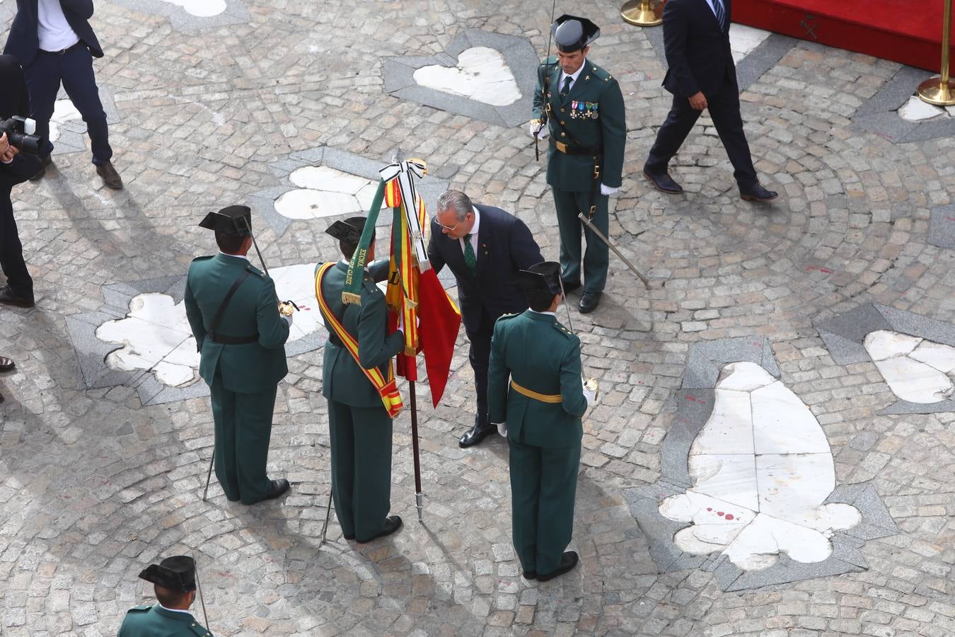 La Guardia Civil celebra el Día de la Virgen del Pilar en la Catedral de Cádiz