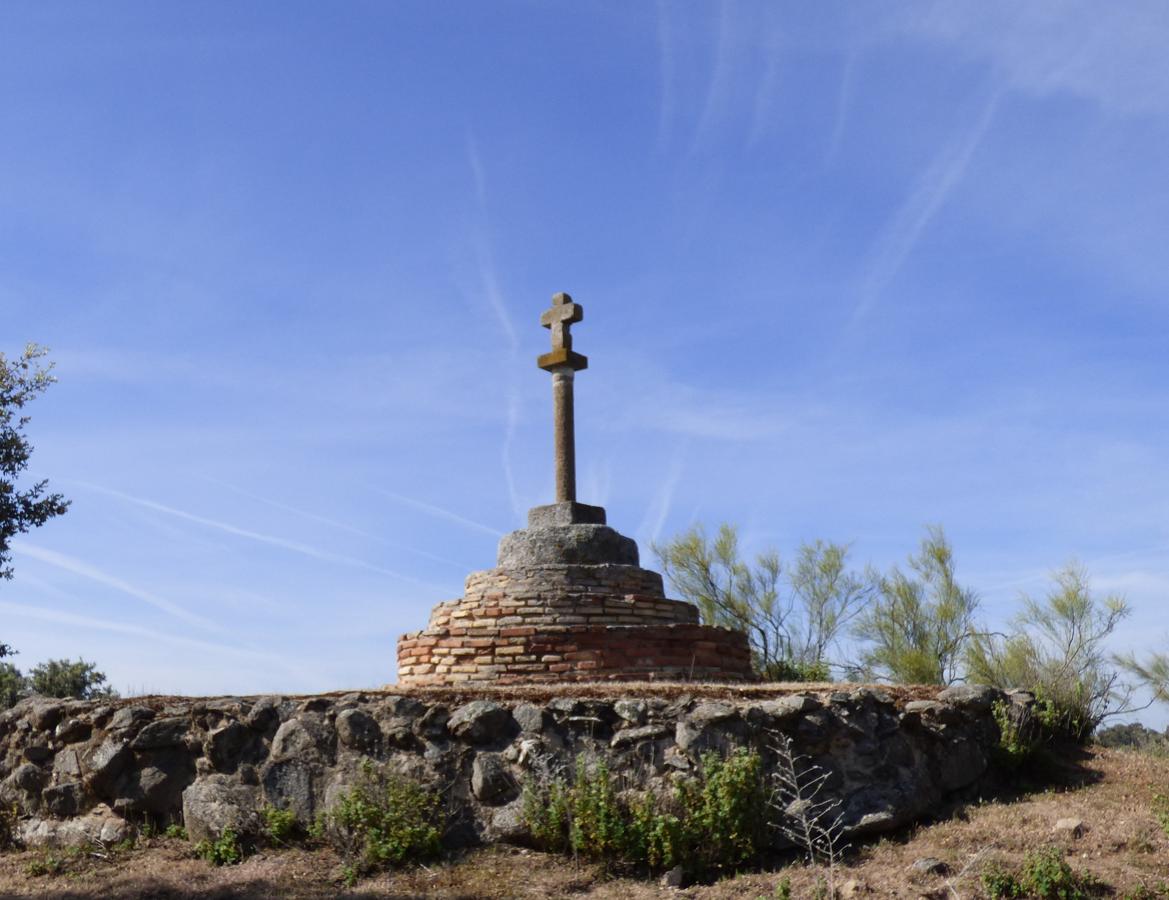 Crucero en el paraje cercano a la ermita de La Guía en 2019. FOTO RAFAEL DEL CERRO. 