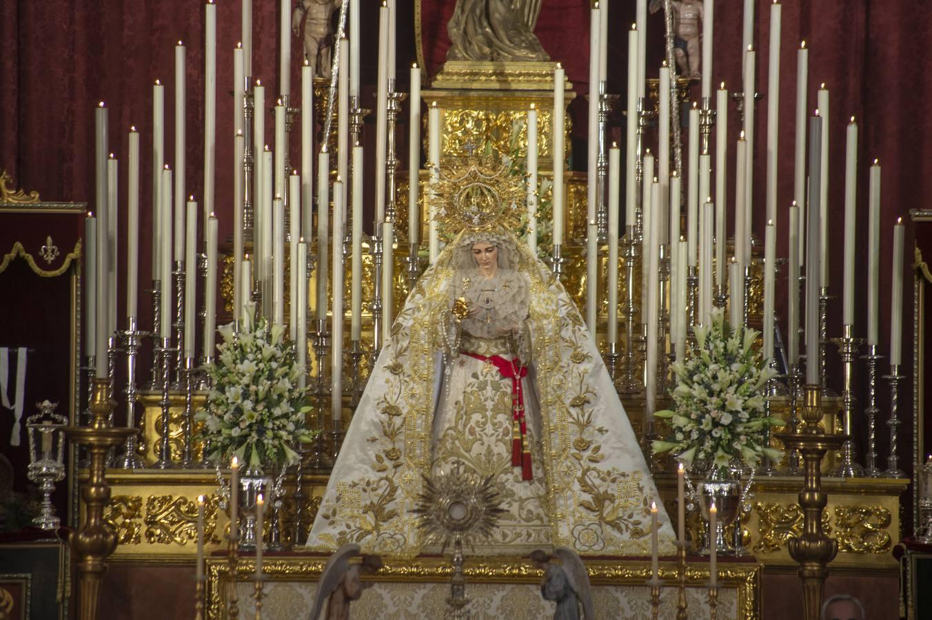 Altar del 50 aniversario de la Resurrección