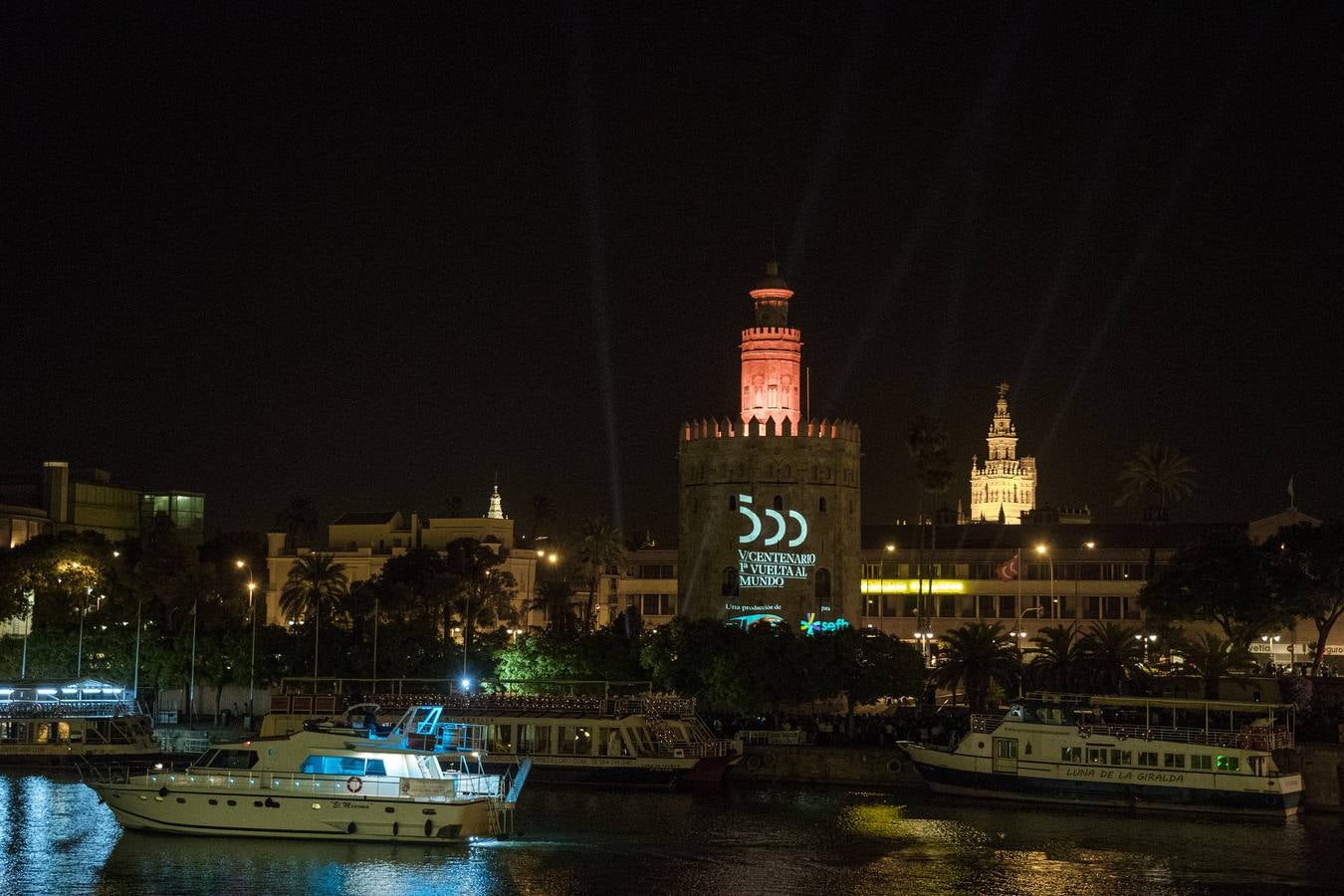 En imágenes, el mapping sobre la Torre del Oro