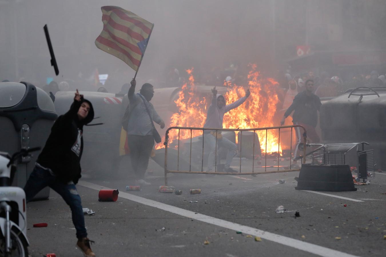 La violencia callejera que se esperaba para esta noche en Barcelona se ha adelantado. 