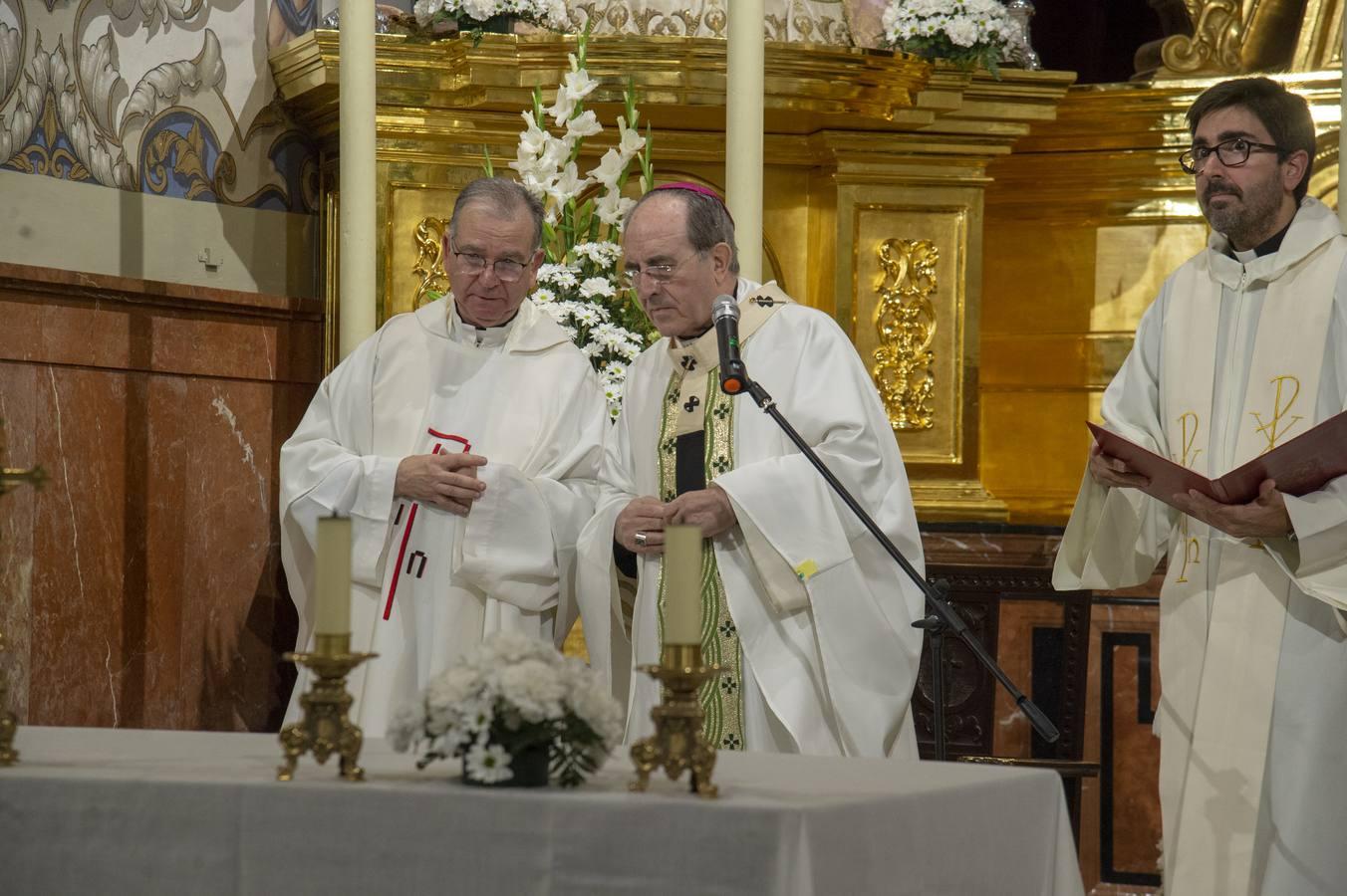 Bendición de la nueva imagen de la parroquia de Santa Genoveva