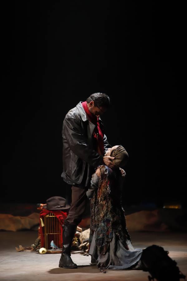 La representación de «Divinas palabras» en el Gran Teatro de Córdoba, en imágenes