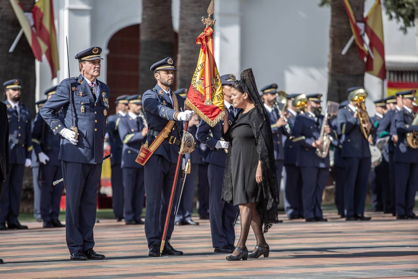 En imágenes, jura de bandera civil en Tomares