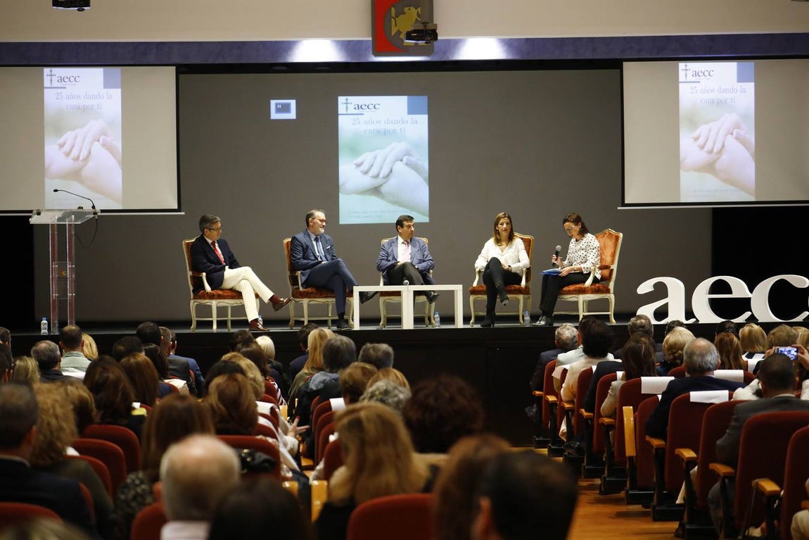 La Asociación contra el Cáncer celebra su 25 aniversario en Córdoba, en imágenes