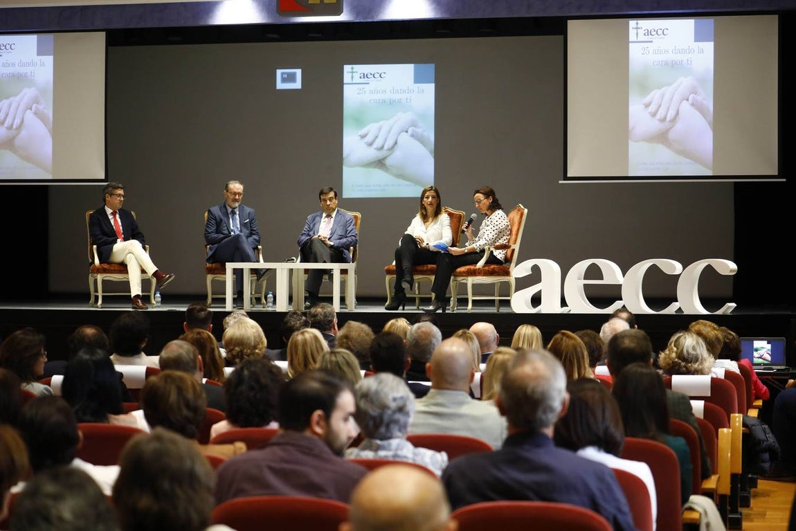 La Asociación contra el Cáncer celebra su 25 aniversario en Córdoba, en imágenes