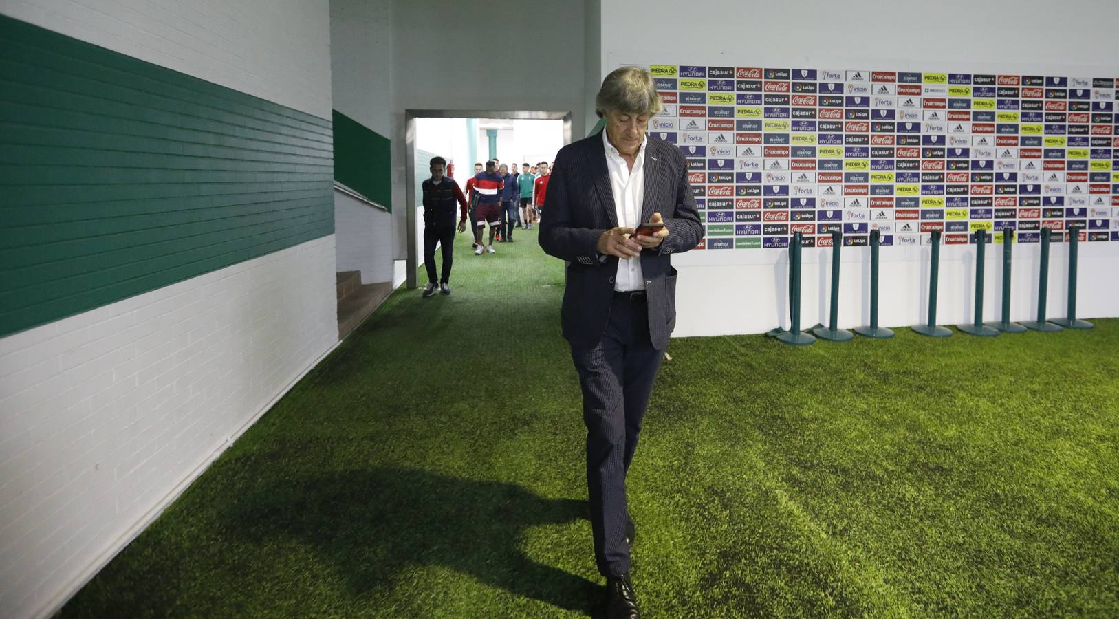 La despedida del técnico del Córdoba CF Enrique Martín, en imágenes