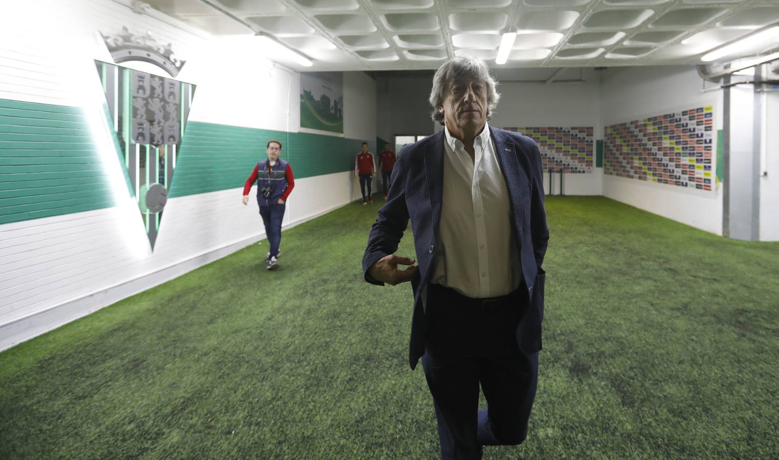 La despedida del técnico del Córdoba CF Enrique Martín, en imágenes