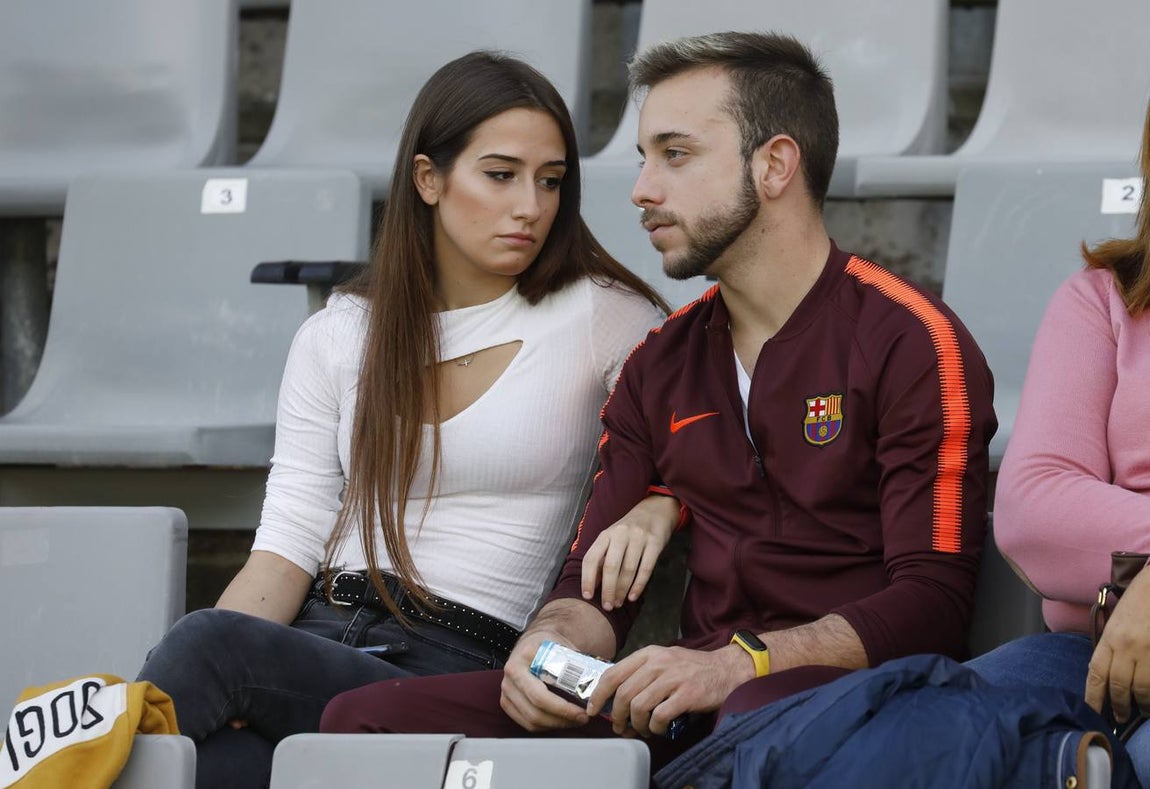Tifo y buen ambiente en las gradas en el Córdoba CF-San Fernando