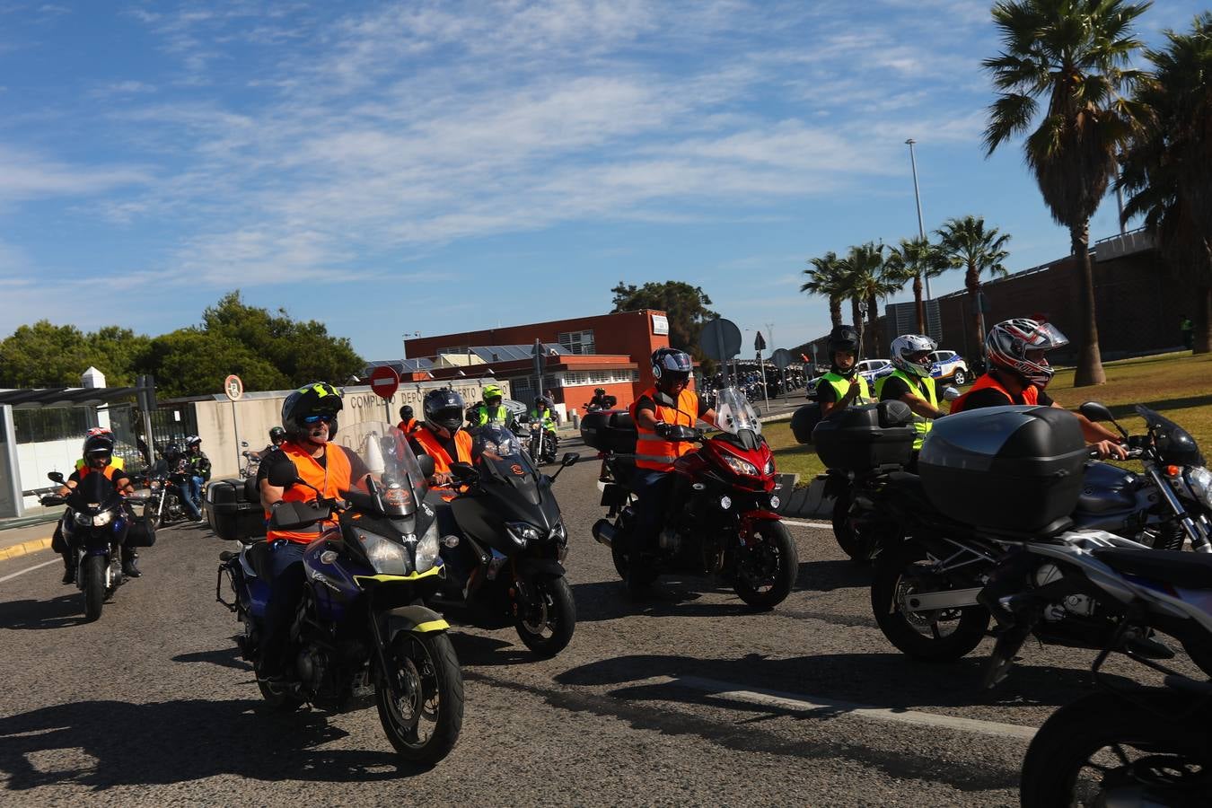 Un millar de moteros, contra los guardarraíles sin protección