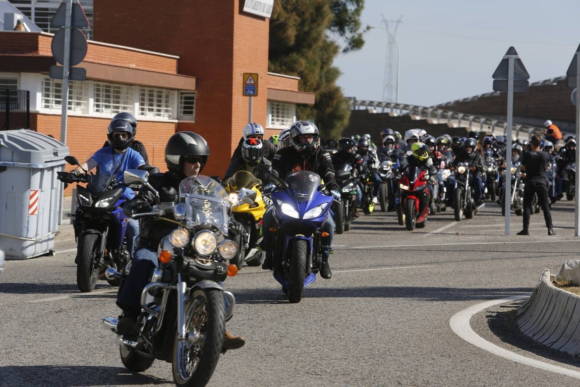 Un millar de moteros, contra los guardarraíles sin protección