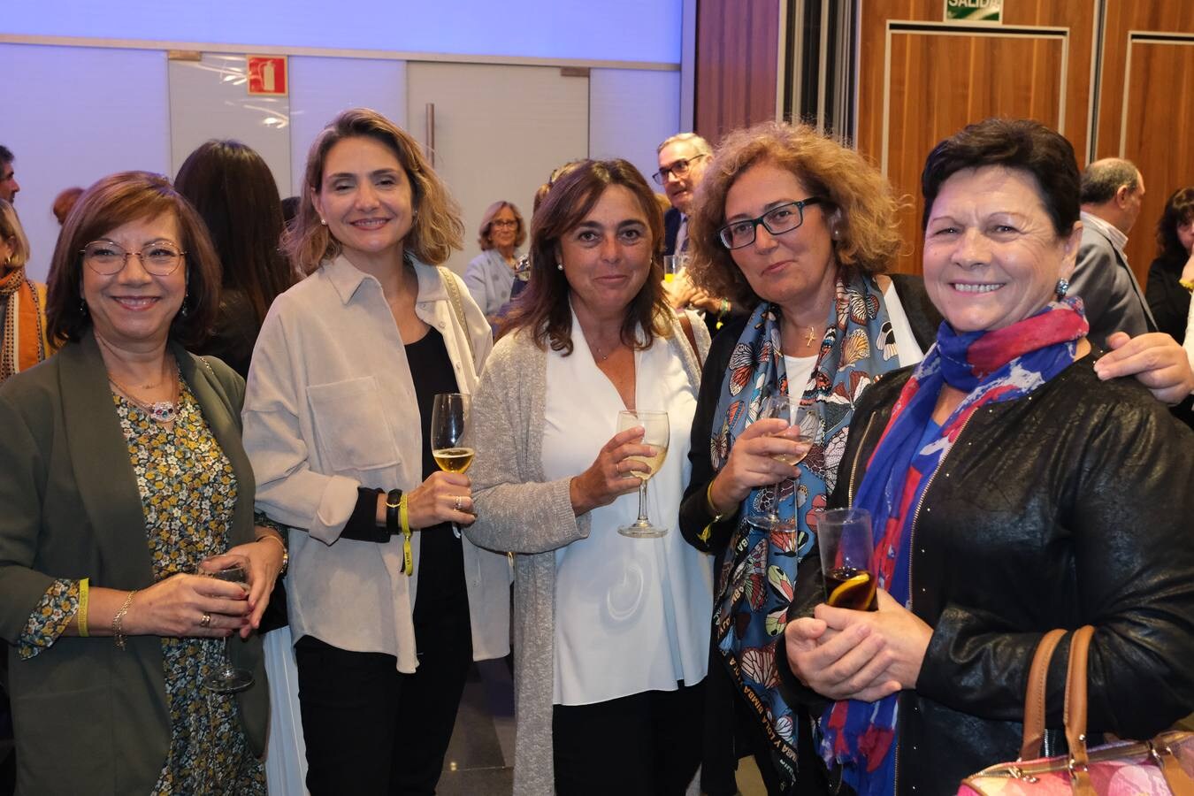 Carmen Collado, Isabel Gomis, Salud González, M.ª Paz Pinos y Agustina Castañeda.. 