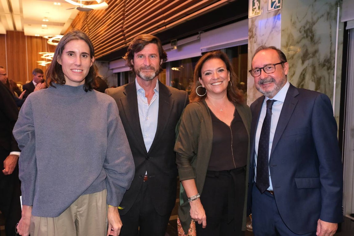 Matilde Domínguez, Guillermo Silóniz, Lourdes Barra y José Antonio Quesada.. 