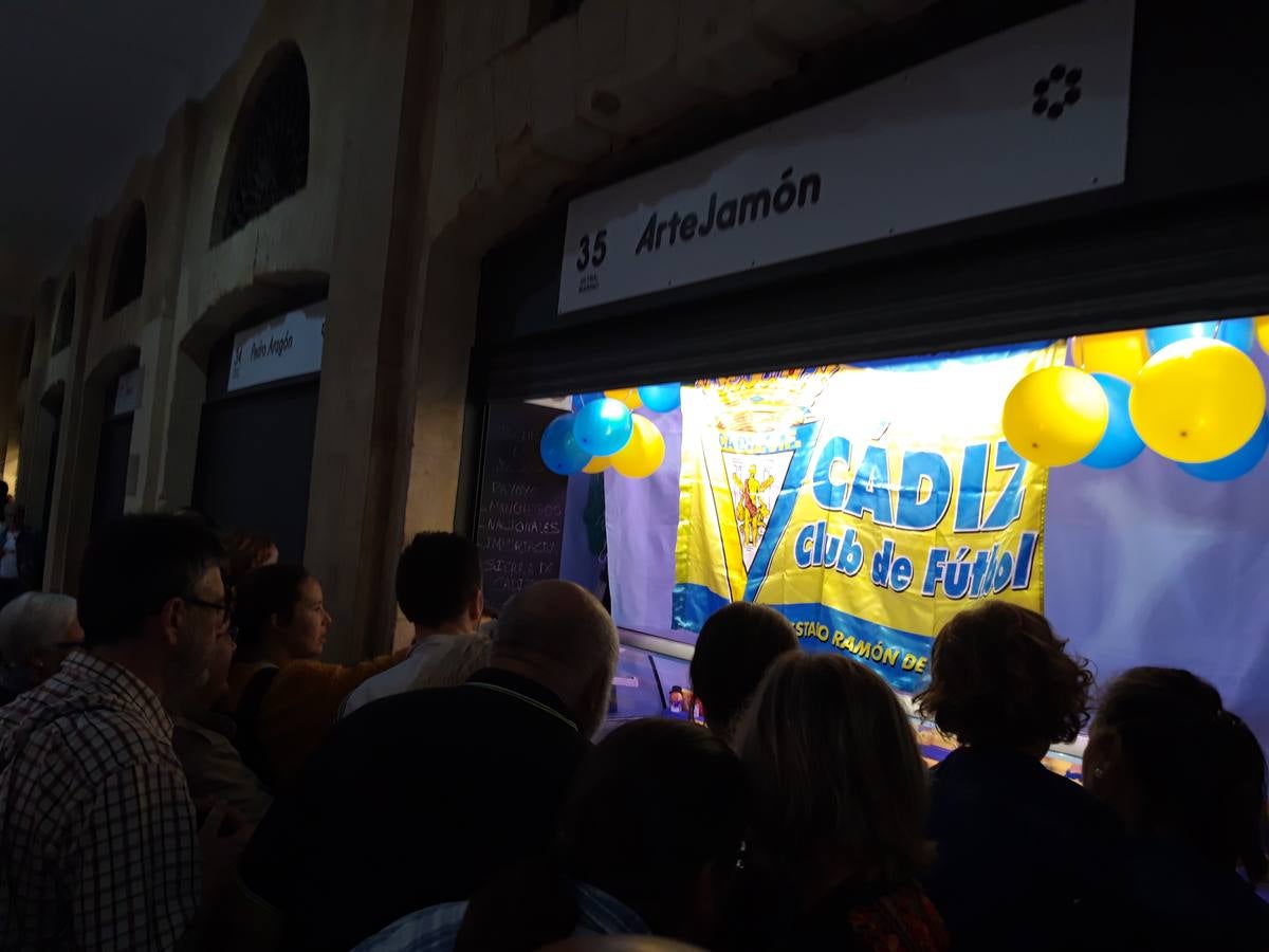 FOTOS: Tosantos 2019 en los mercados de abastos de Cádiz