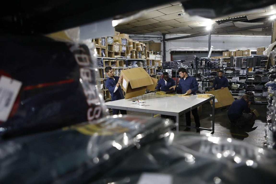 El centro logístico de Silbon en Córdoba, en imágenes