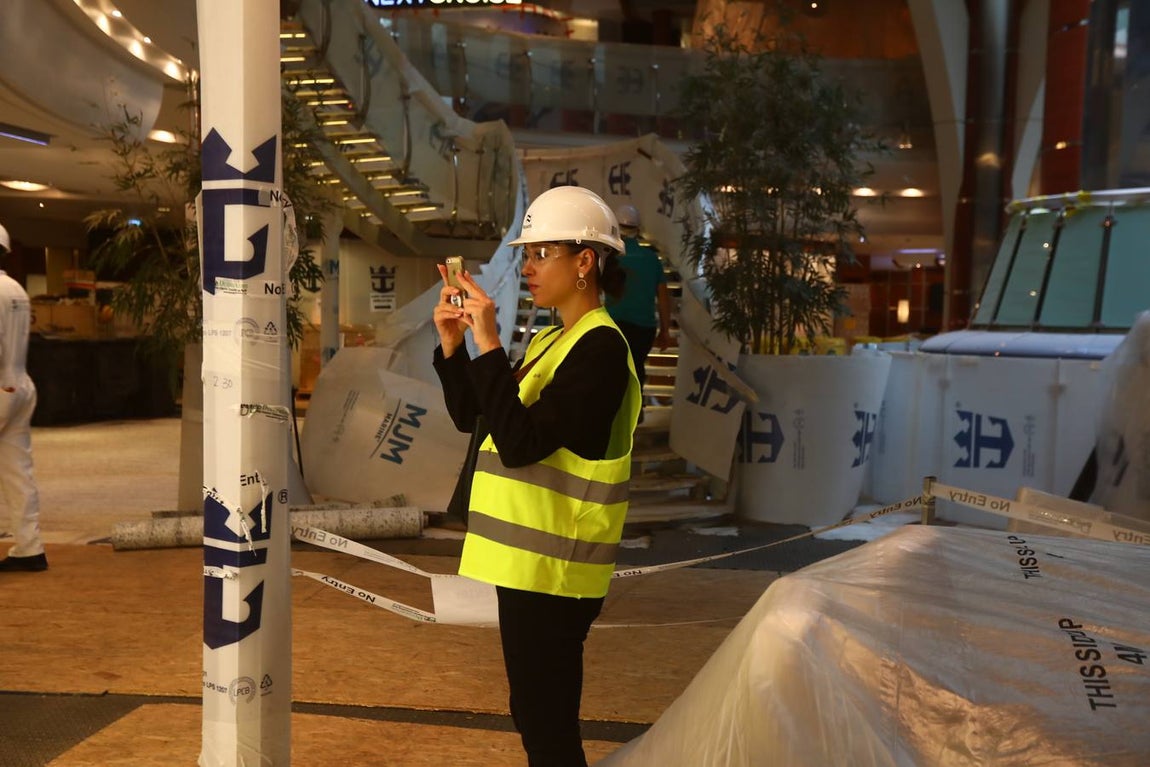 Las primeras imágenes de la reparación del crucero Oasis, de Royal Caribbean