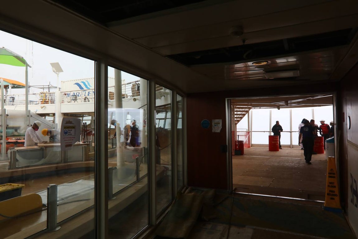 Las primeras imágenes de la reparación del crucero Oasis, de Royal Caribbean