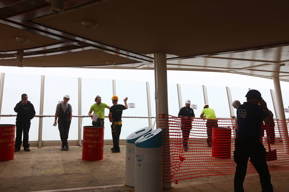 Las primeras imágenes de la reparación del crucero Oasis, de Royal Caribbean