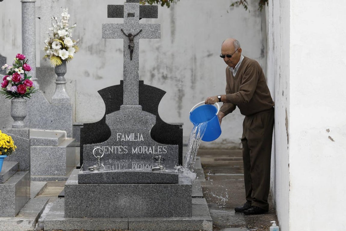 Las esculturas de los cementerios de Córdoba, en imágenes