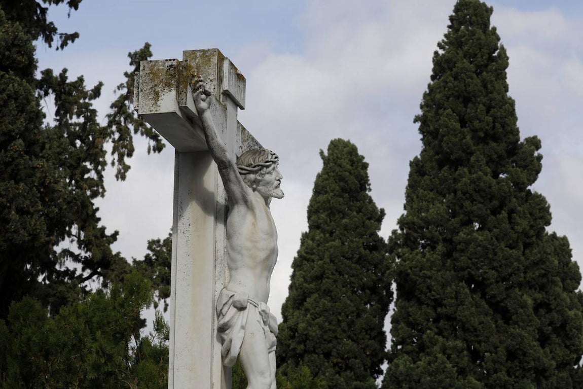 Las esculturas de los cementerios de Córdoba, en imágenes