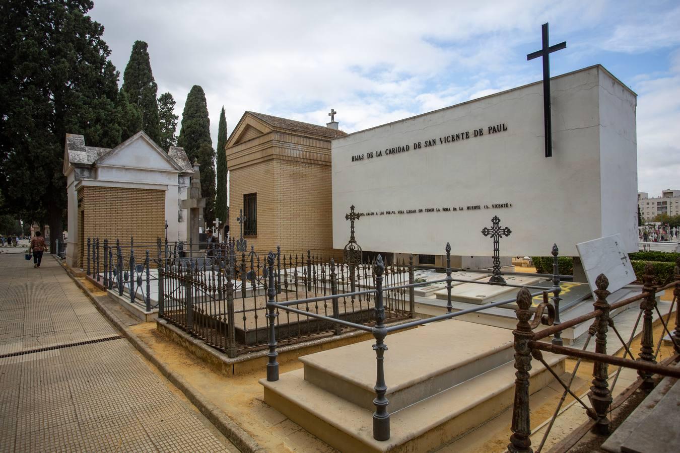 Un paseo por las tumbas más singulares de Sevilla