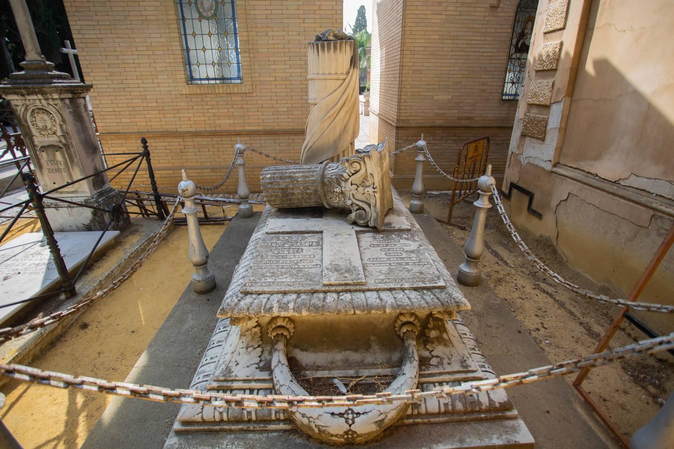 Un paseo por las tumbas más singulares de Sevilla