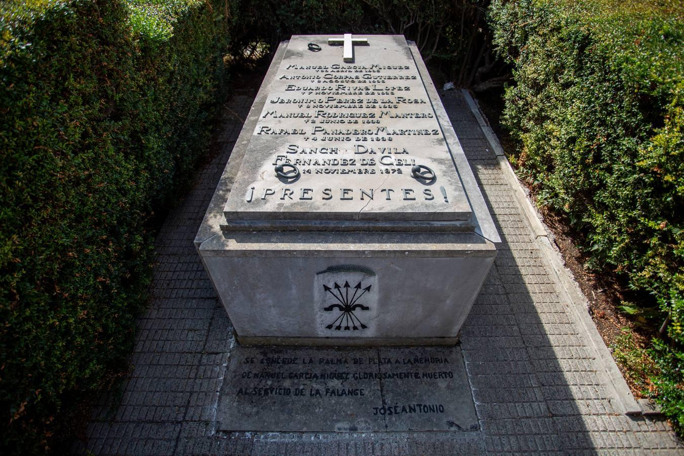 Un paseo por las tumbas más singulares de Sevilla