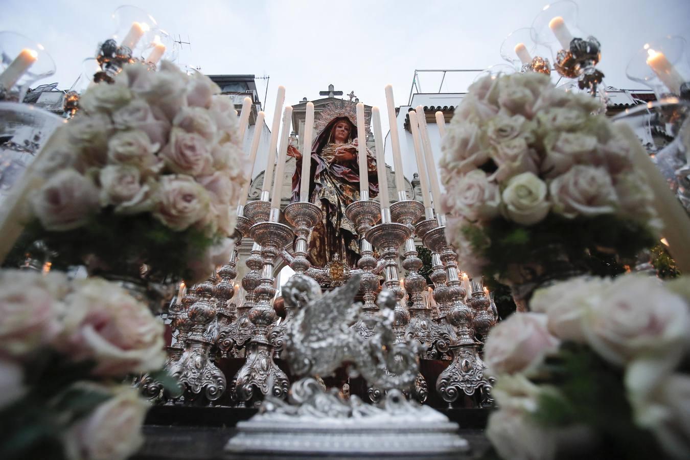 La procesión de Nuestra Señora del Amparo por Córdoba, en imágenes