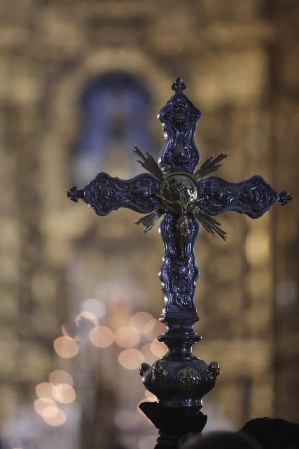 La procesión de Nuestra Señora del Amparo por Córdoba, en imágenes