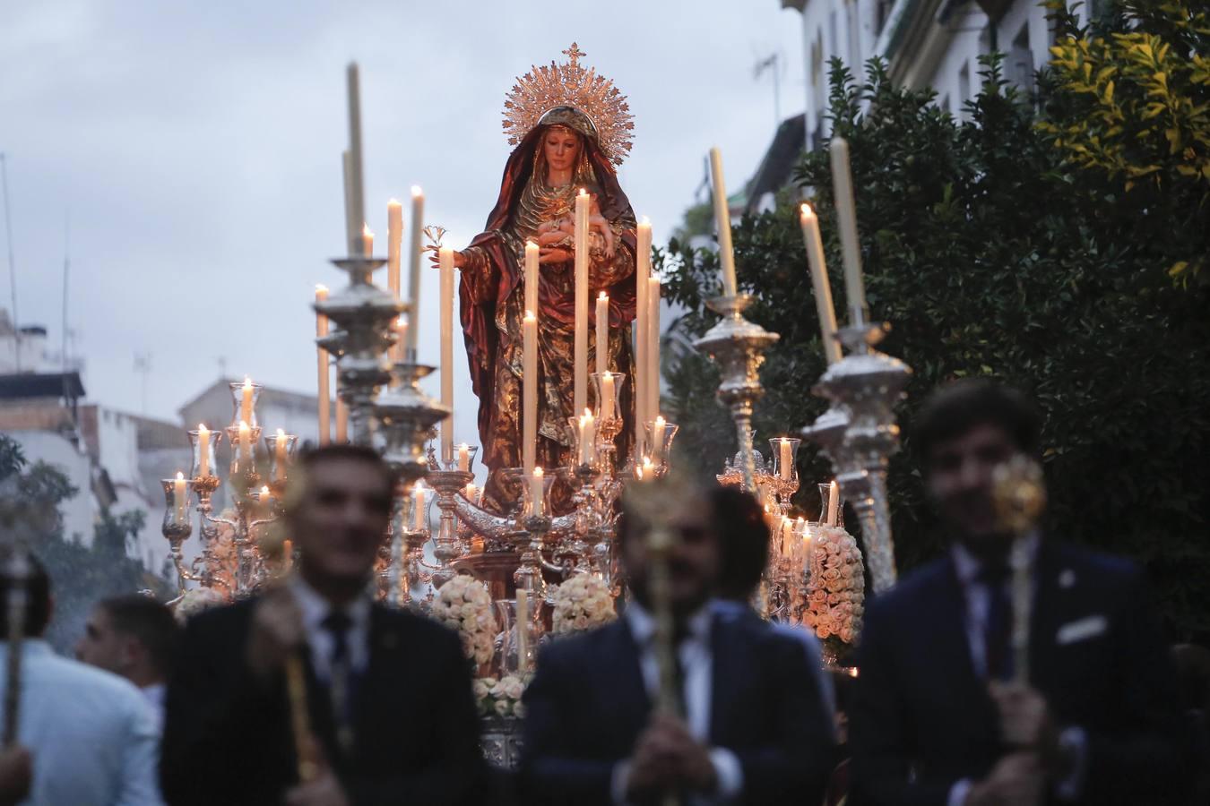 La procesión de Nuestra Señora del Amparo por Córdoba, en imágenes