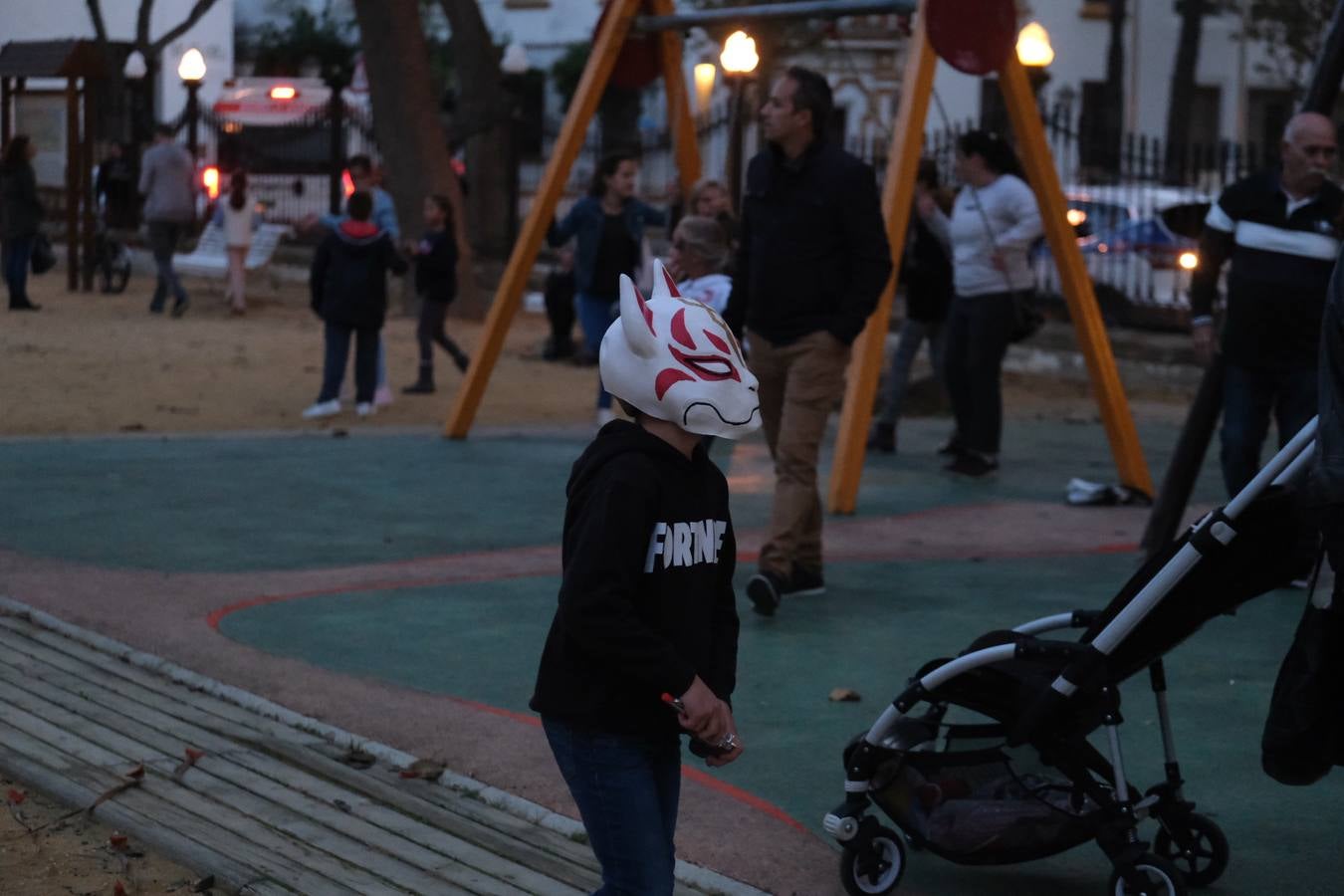 FOTOS: Fiesta mexicana por el Día de los Muertos en el Parque del Genovés de Cádiz