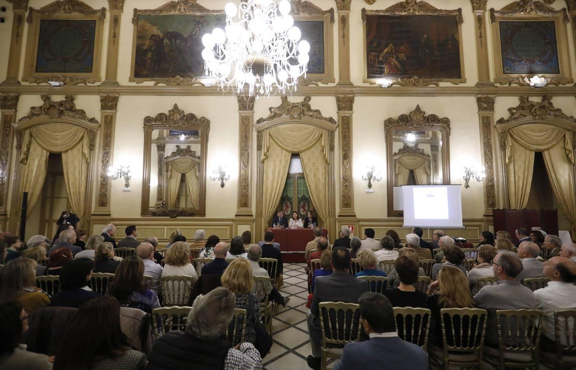 La conferencia de María Amor Martín en el Templo de Córdoba, en imágenes
