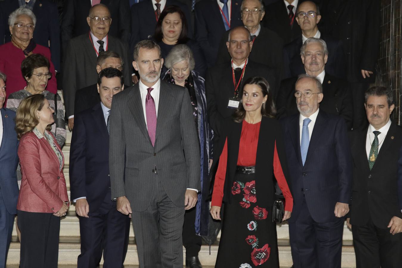 En imágenes, la llegada de los Reyes de España a Sevilla y al Congreso de las Academias