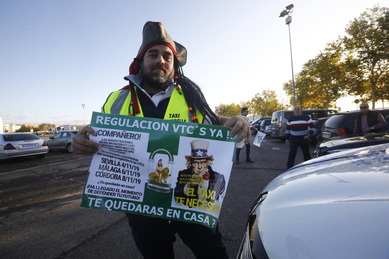 La protesta de los taxistas en Córdoba, en imágenes