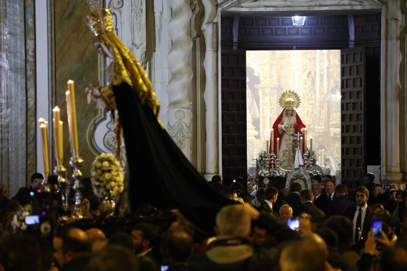 La procesión de las Vírgenes de Martínez Cerrillo en Córdoba, en imágenes